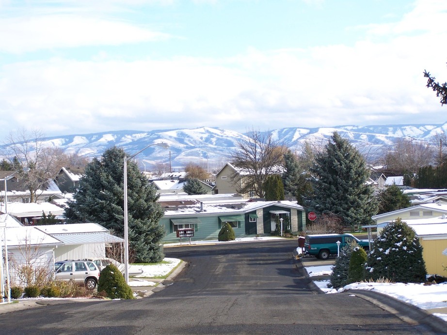 College Place, WA: View of the Blue Mountains