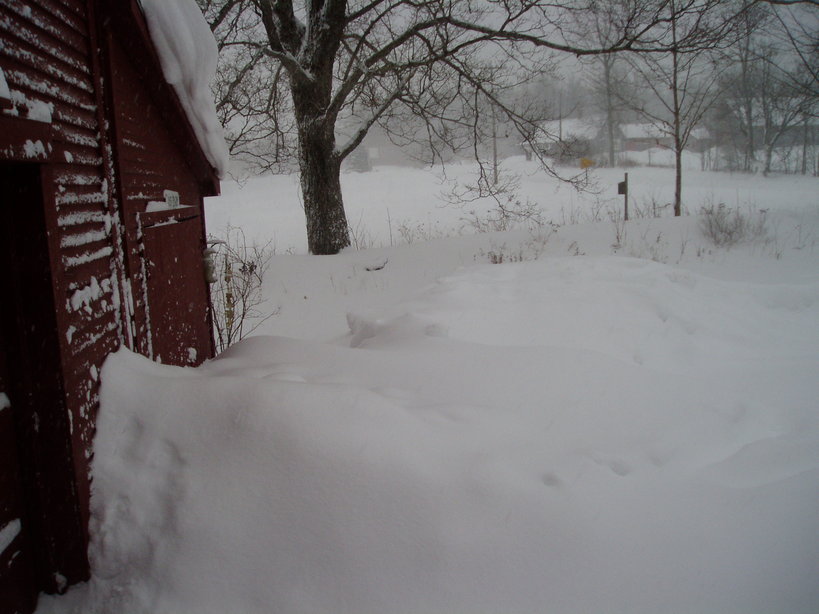 Tuftonboro, NH : 1st snow fall of 2008-A farm house on 171