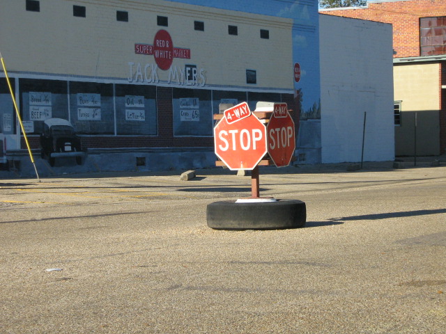 Ellisville, MS : Ellisville's Four-Way Stop!