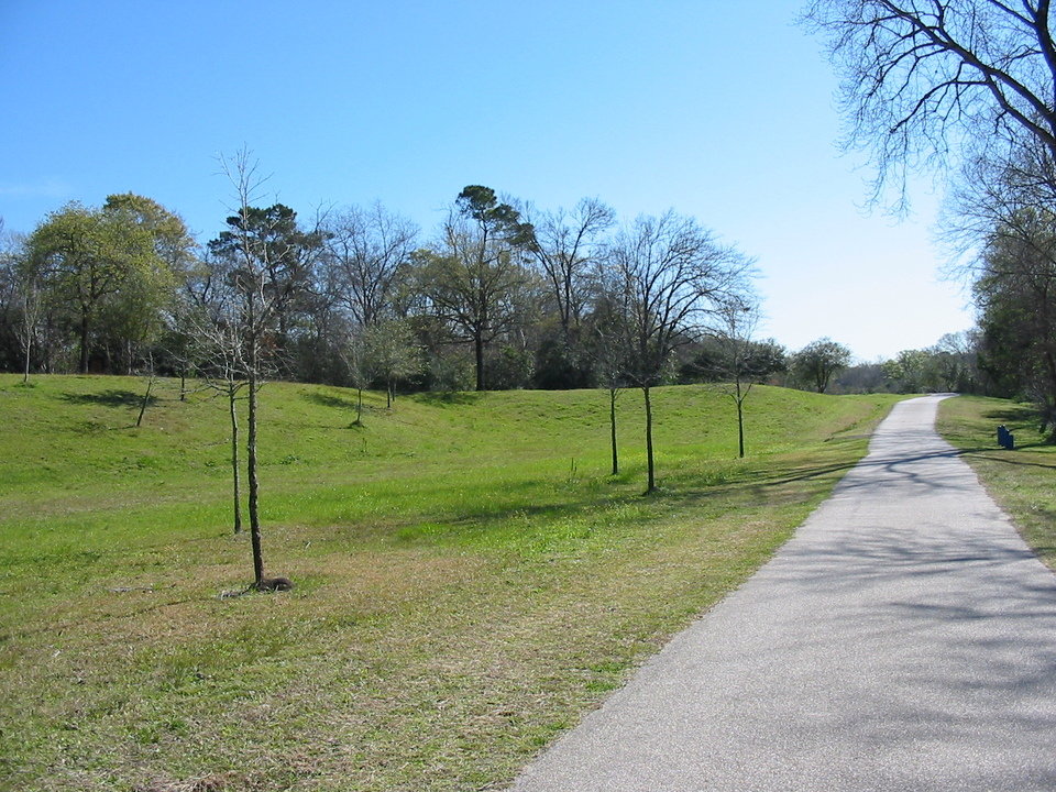 Houston, TX: Buffalo Bayou Walking Trail in Houston