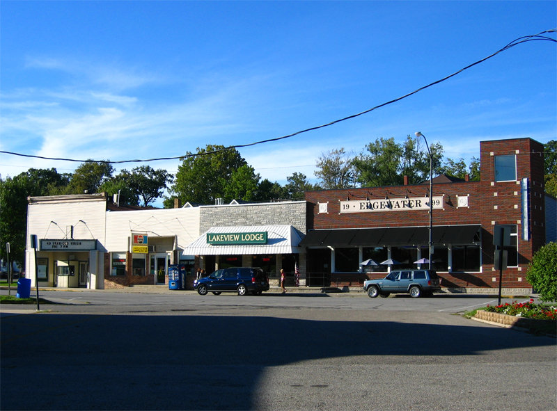 Culver, IN : Lake Shore Drive-Theater and Restaurants