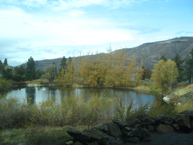 The Dalles, OR: Discovery Center pond