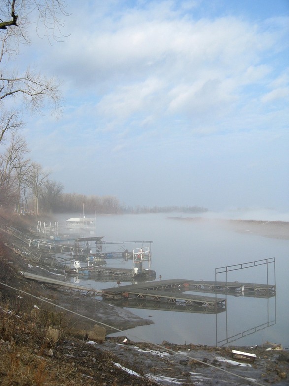 Washington, MO: Dock Area with Fog Moving Out