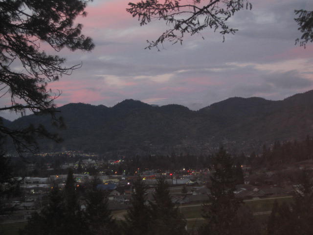 Grants Pass, OR: Evening in Grants Pass, Oregon