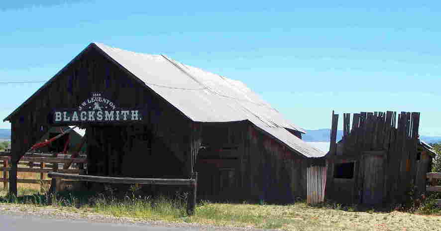 Adin-Lookout, CA : 1888 IS THE YEAR THIS BLACKSMITH BUILDING WEARS  LOOKOUT,CA.