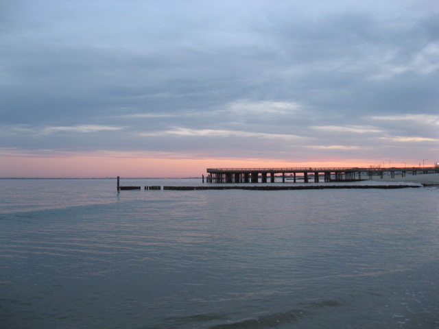 Hampton, VA: Buckroe Beach in the early evening