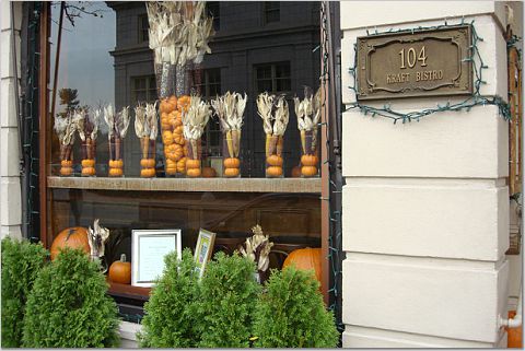 Bronxville, NY: Window Display during Halloween in One of our Many Restaurants