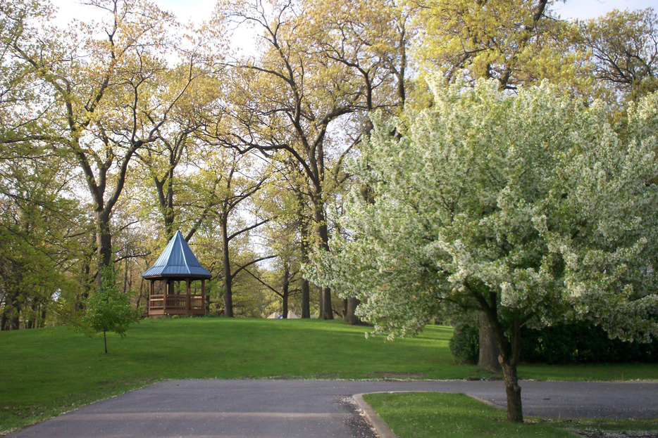 Portage, IN: Woodland Park in springtime