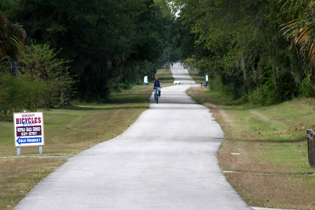 Inverness, FL : Bicycle path