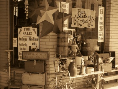 Mitchell, IN : Several Antiques &  Collectibles Stores All On Main Street!
