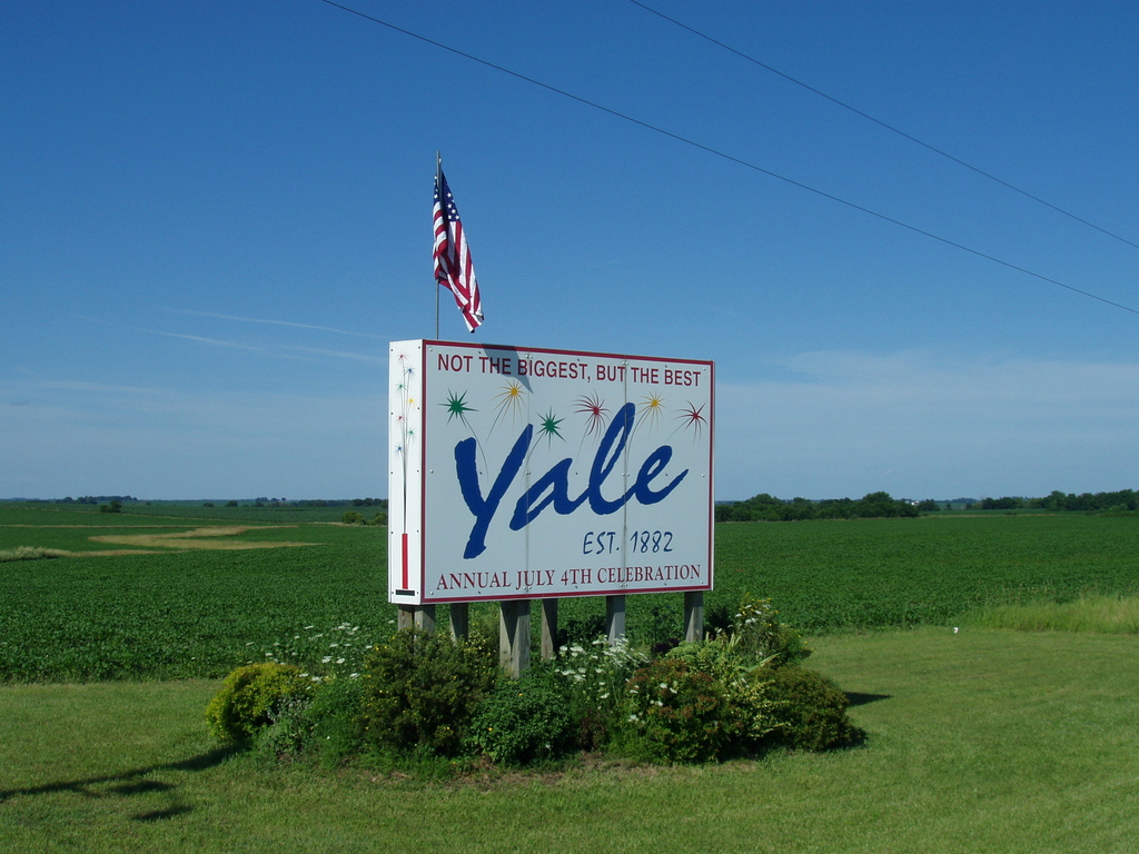 Yale, IA: Yale Welcome Sign