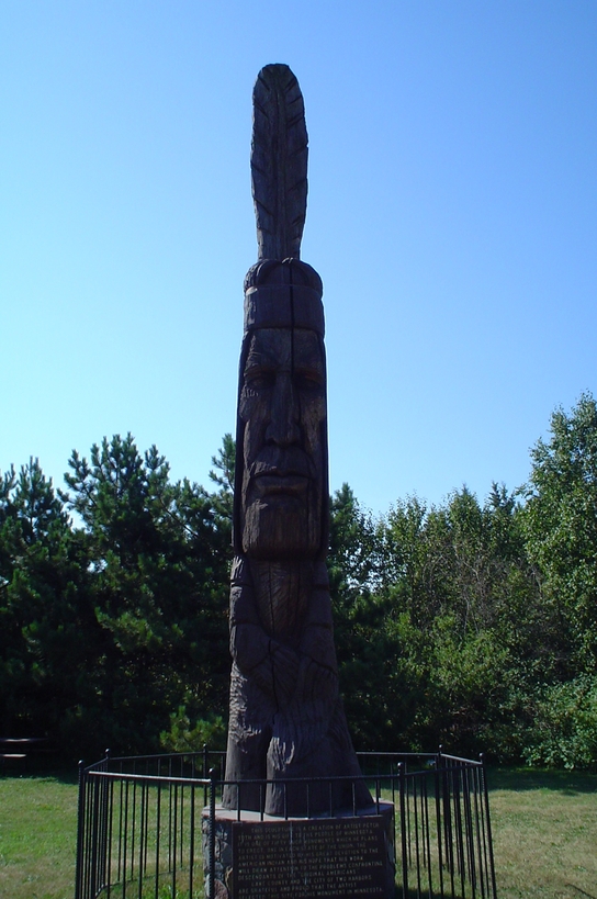 Two Harbors, MN : Indian head carving in Two Harbors