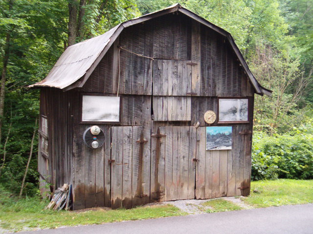 Pennington Gap, VA : Old barn, Meadow Fork Rd.