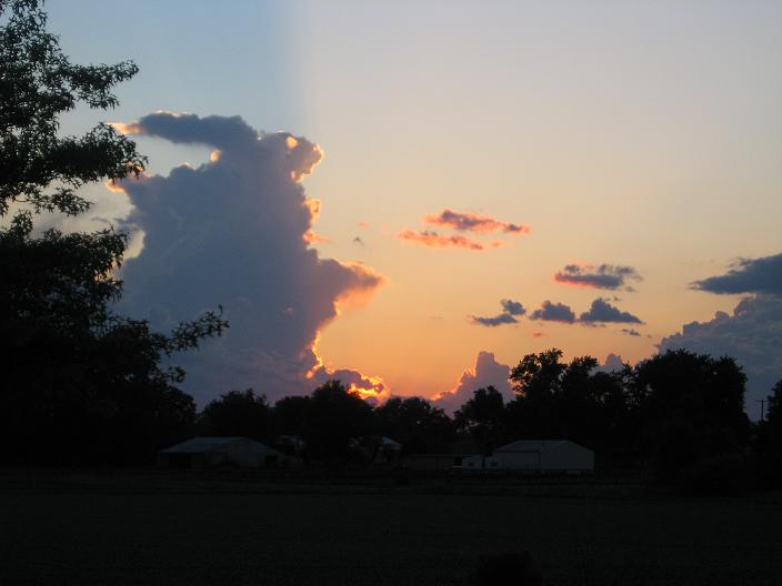 Freeburg, IL : Sunset with rabbit shaped cloud 06/22/08 rural Freeburg