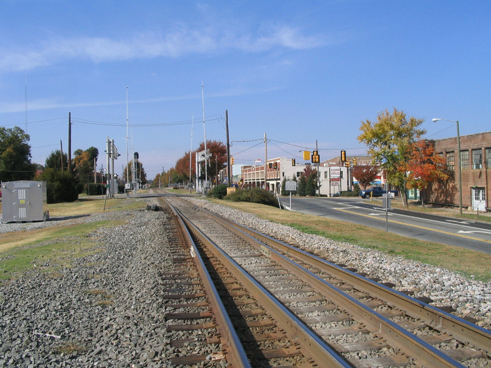 Mebane, NC: Tracks through center of town