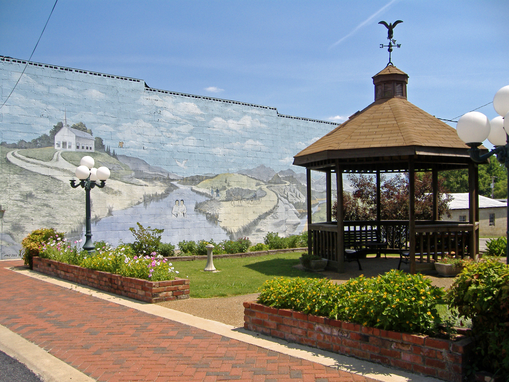 Scotts Hill, TN: City Park with Artist's Mural
