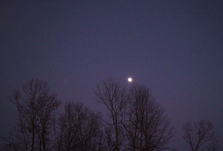 Clarkesville, GA: Winter Moon