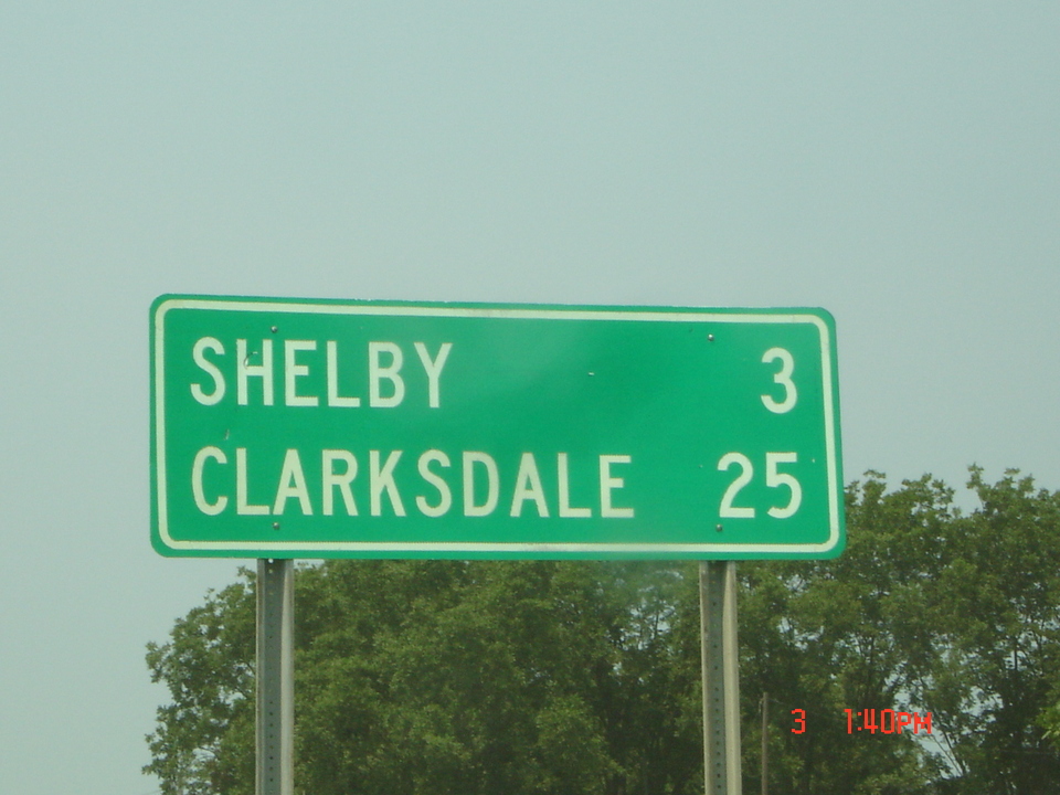 Winstonville, MS : Distance sign
