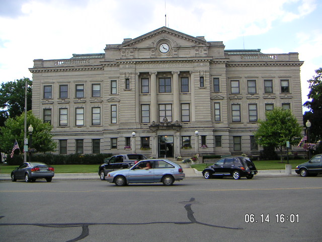 Auburn, IN: Dekalb County Court House, view from West