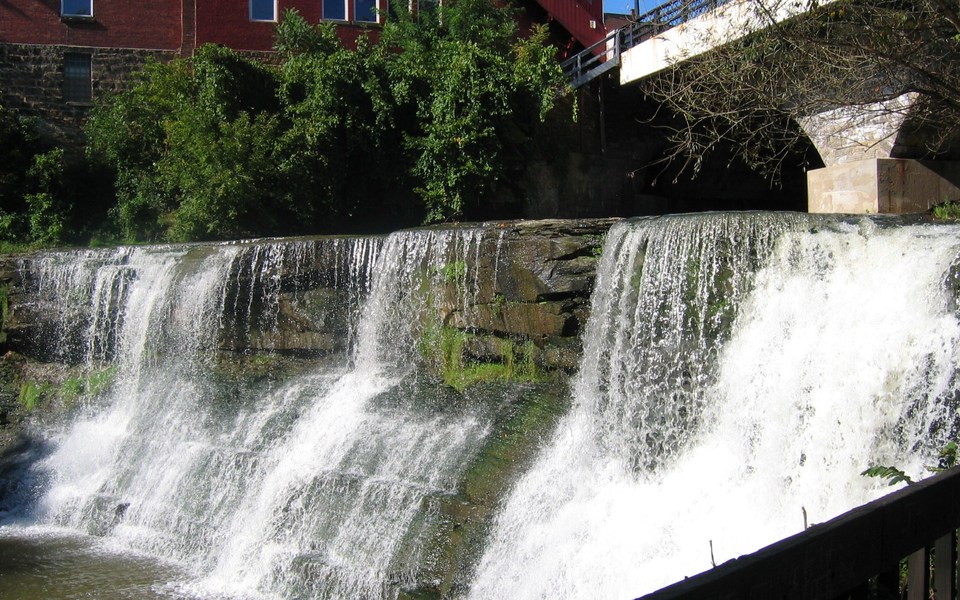 Chagrin Falls, OH: Closeup of the Falls