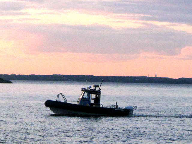 Keyport, NJ : boat in Keyport at dusk