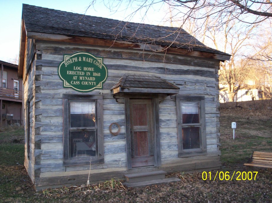 Plattsmouth, NE: log home erected in 1868