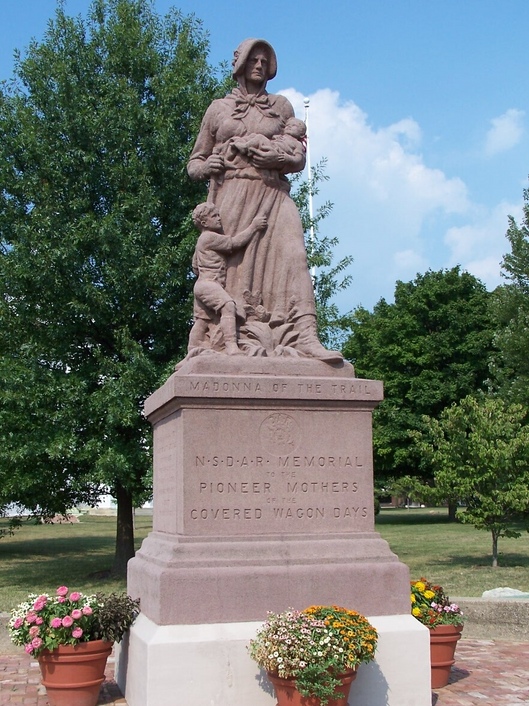 Vandalia, IL: Pioneer Mothers Monument, Vandalia, Illinois