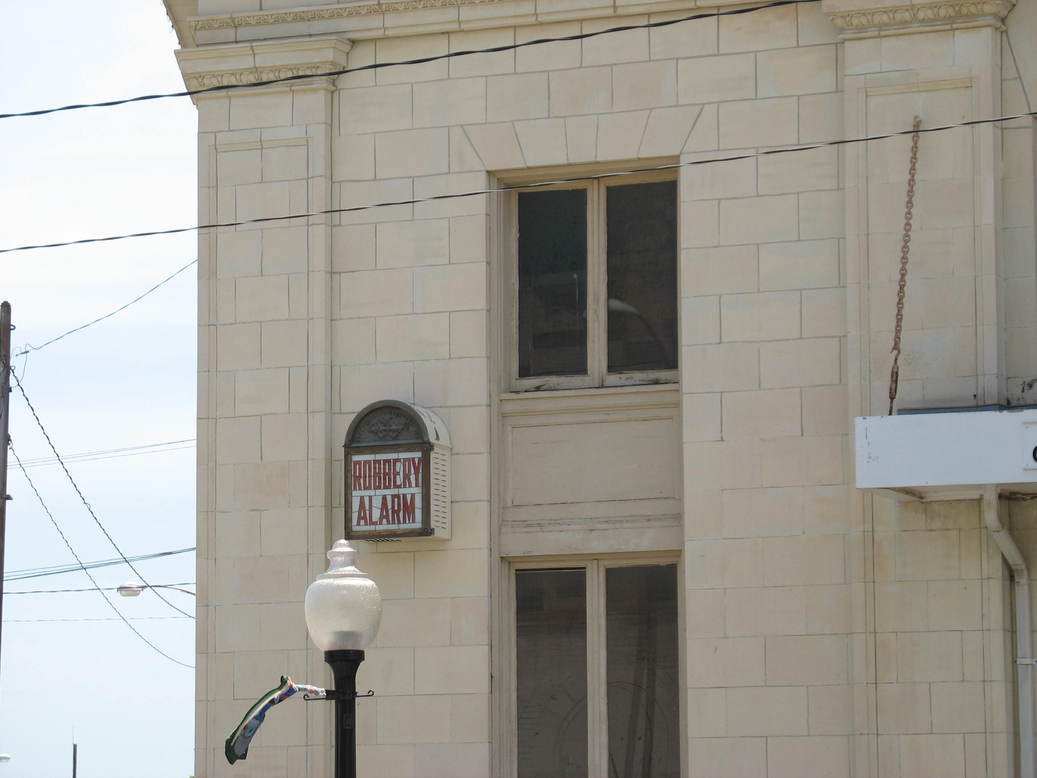 Pawhuska, OK : Alarm on old Citizens National Bank