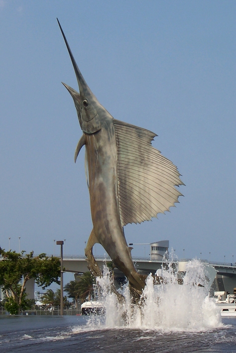 Fort Lauderdale, FL : Swordfish-sculpture at convention center