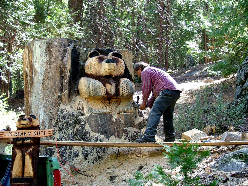 Shaver Lake, CA: Bear carving in progress