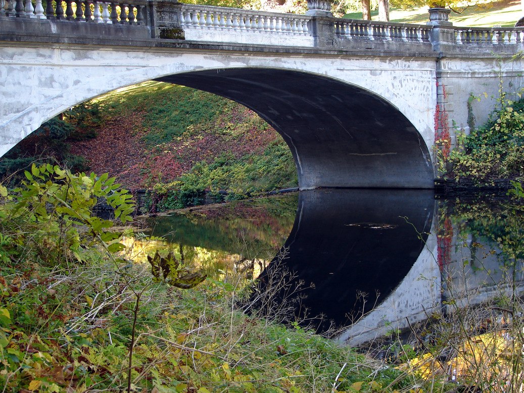 Hyde Park, NY: Bridge to Vanderbilt Mansion - Fall 07