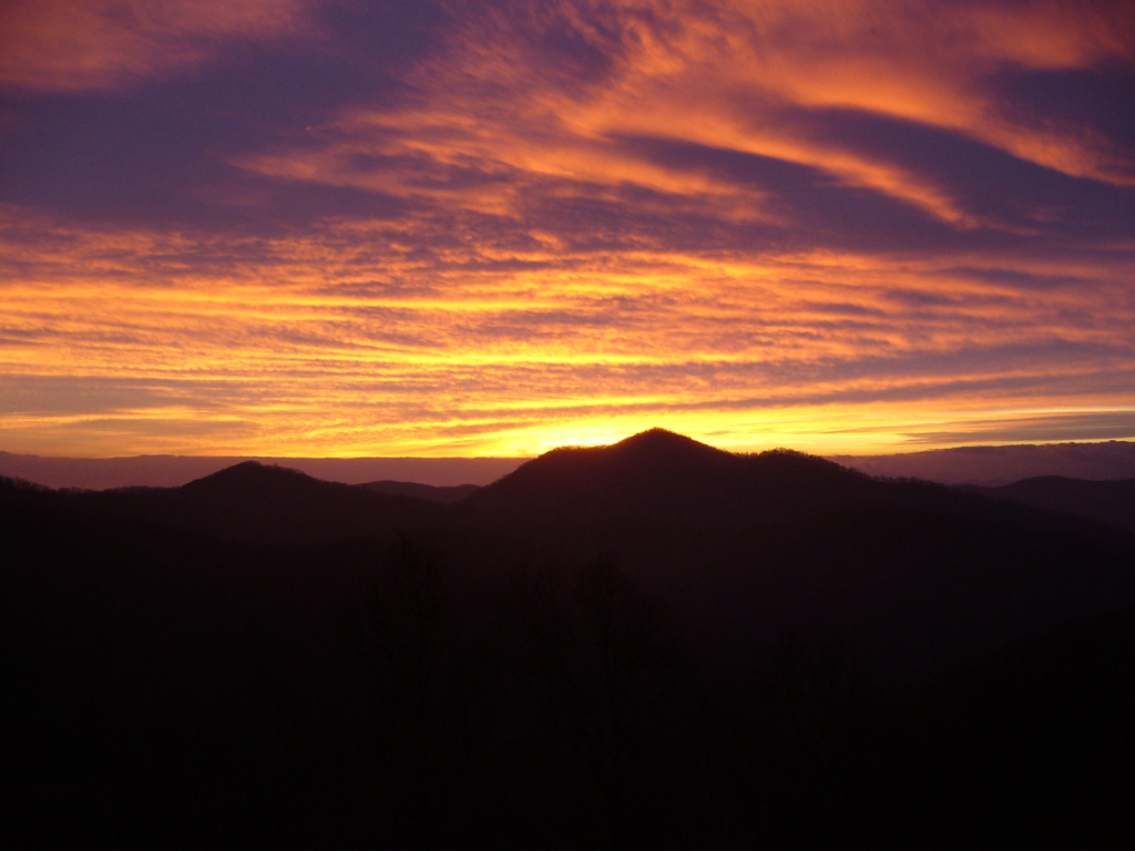 Canton, NC: Sunrise on Glade Mountain Drive