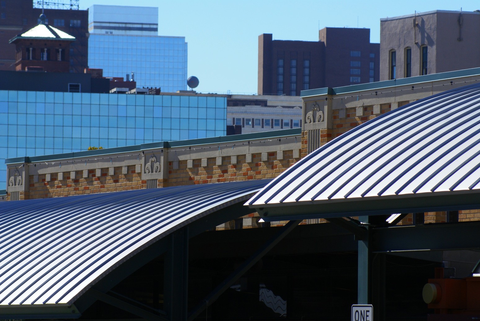 Kansas City, MO : Southward View From Farmer's Market In River Quay