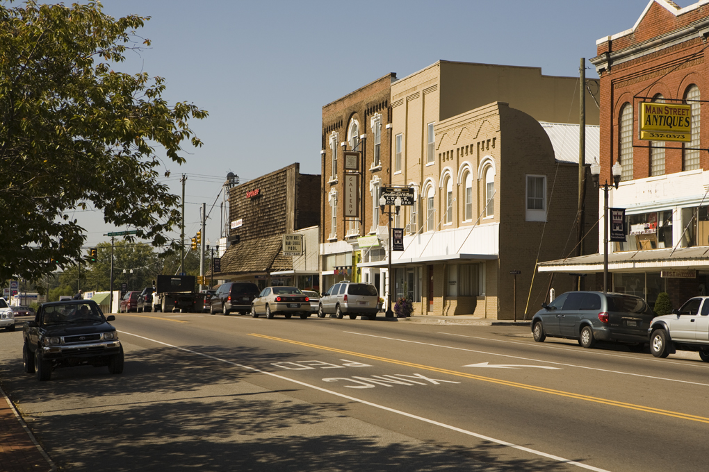 sweetwater-tn-antique-stores-on-main-st-in-sweetwater-tn-photo