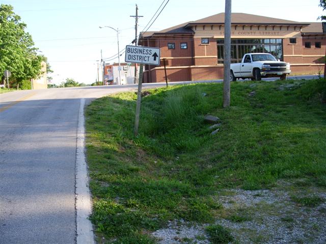 Galena, MO : New library on right as you enter downtown square.