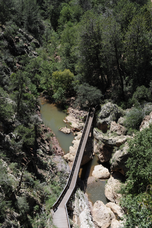 Payson, AZ: Tonto Natural Bridge, looking down at the creek