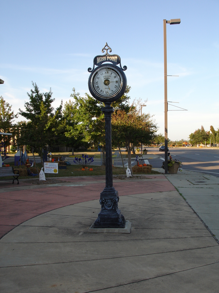 Moss Point, MS: City Clock on Main Street, Moss Point , MS