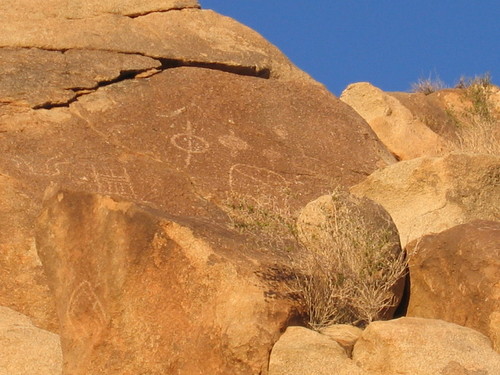 Yucca Valley, CA : strange writing on rocks in joshuatree,ca