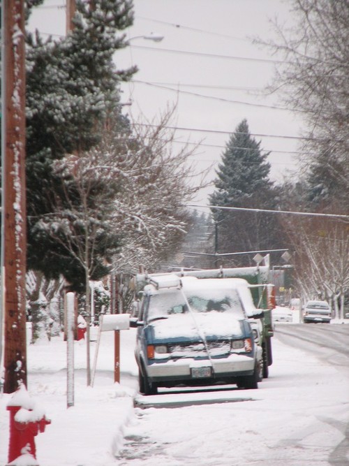 Forest Grove, OR: Snow day Sunday Dec 14th looking off of 19th Ave
