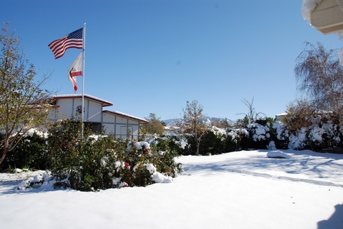 Palmdale, CA: Snow falls in Palmdale on 12/17/2008