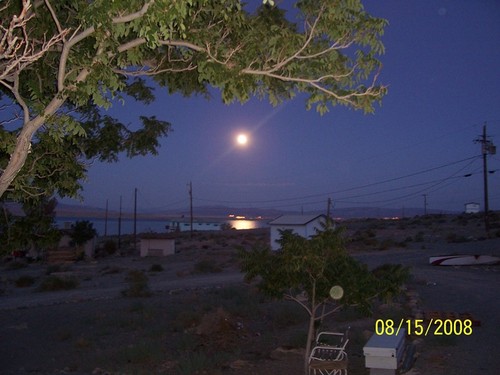 Hawthorne, NV : Full moon over Walker Lake