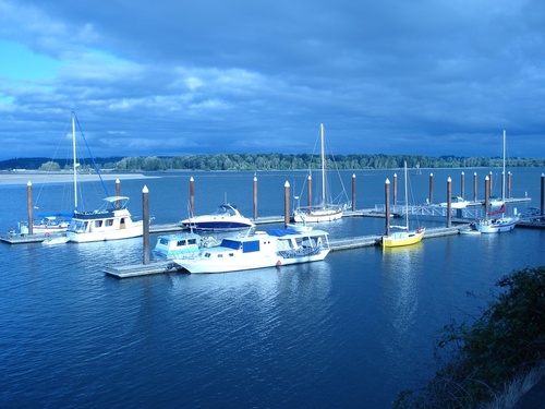 St. Helens, OR : The St. Helens Marina with Sand Island and Westernmost tip of Sauvie Island in the background.  You can also see Washington State in the distance.