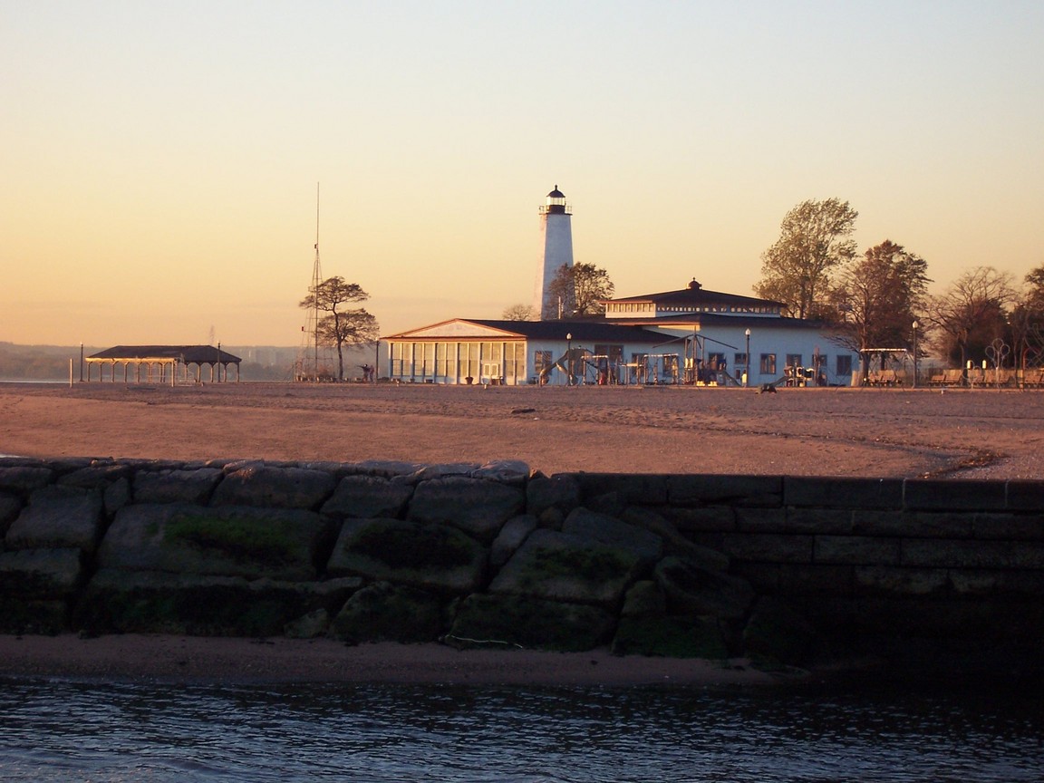 East Haven, CT: lighthouse point park