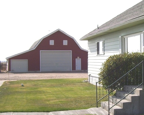 Fort Morgan, CO: Home and Barn in Fort Morgan