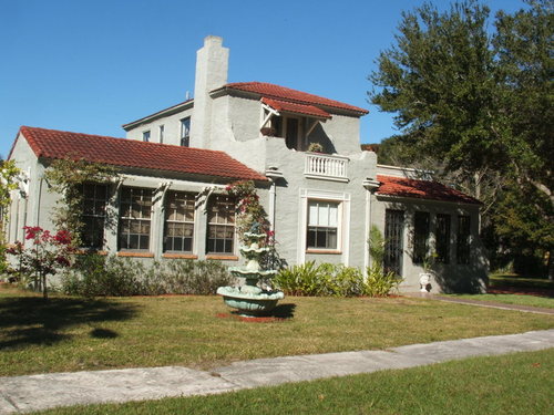 Cocoa, FL: Historic Homes Line Mac Farland Drive used to be Dixie Highway