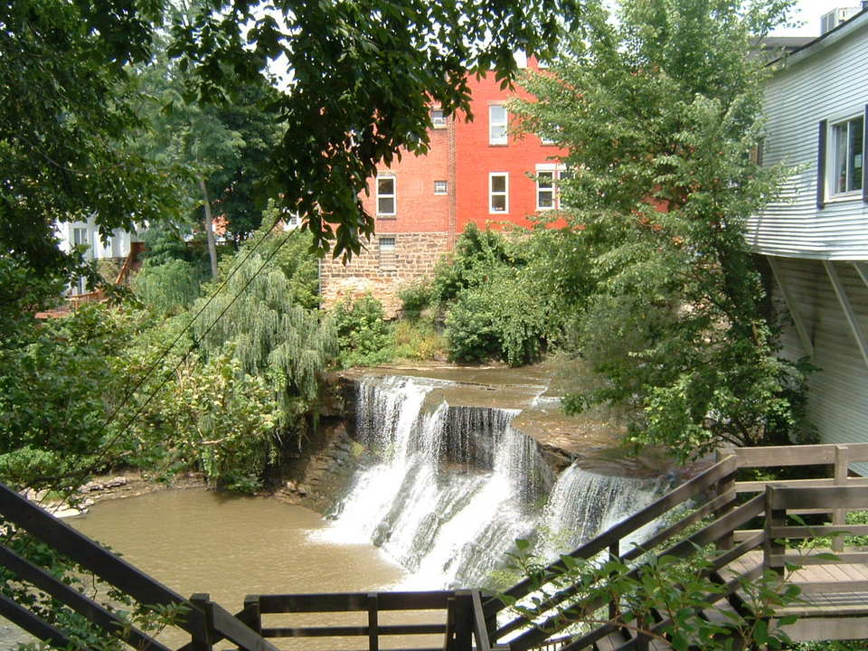 Chagrin Falls, OH : Waterfall in Chagrin Falls