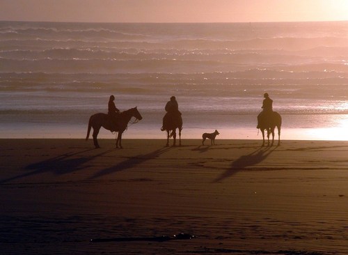 Bandon, OR : Sunset at the North Jetty in Bandon