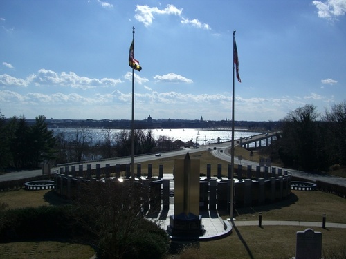 Annapolis, MD : WWII Memorial and US Naval Academy on a warm Feb 8, 2009