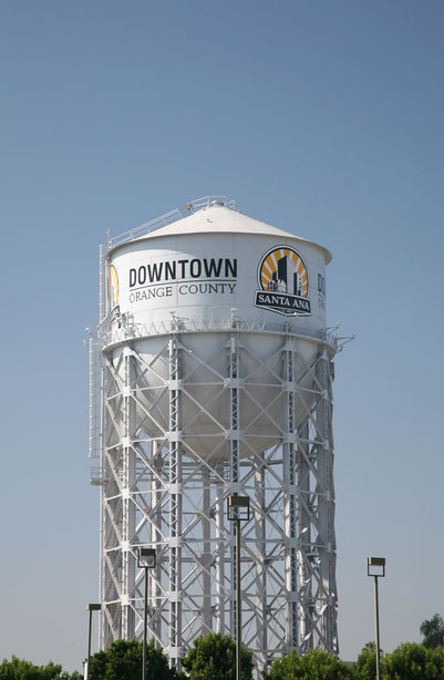 Santa Ana, CA: Landmark Santa Ana water tower