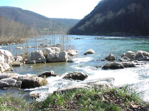 Glasgow, VA : Maury RIver flows into James River at Glasgow, VA
